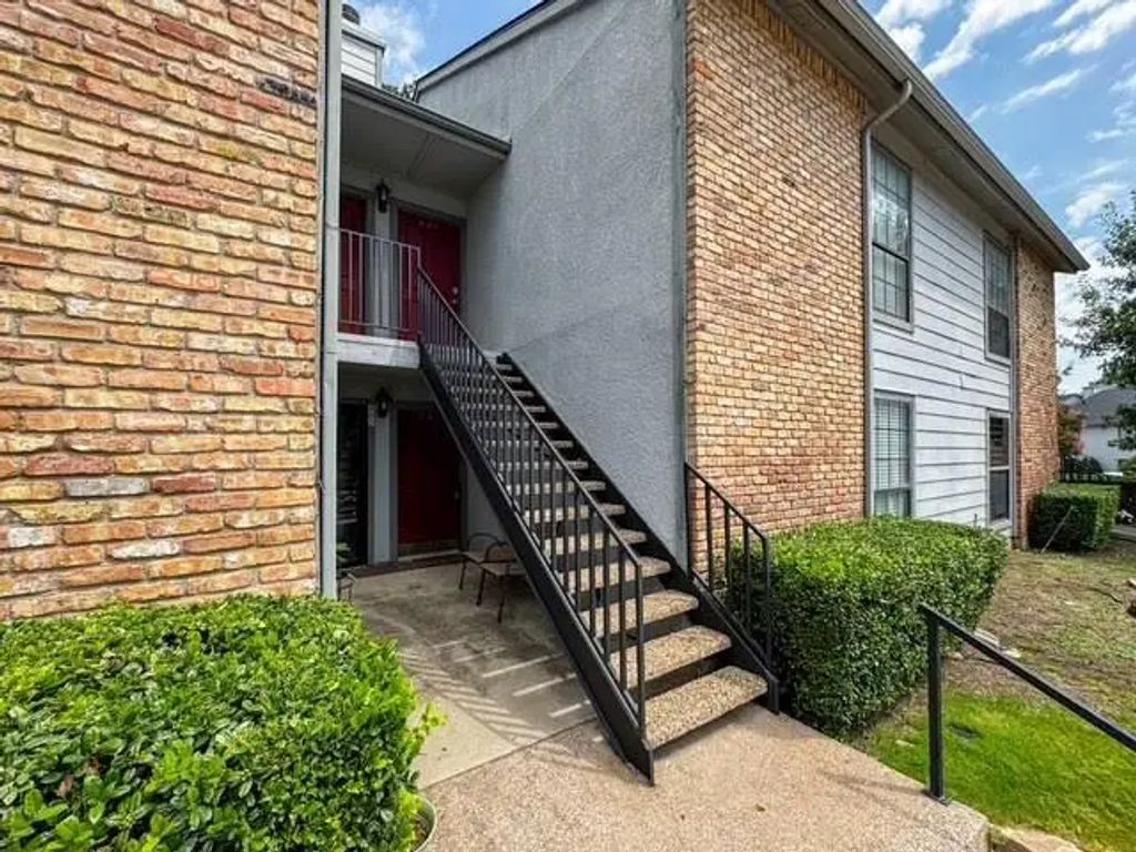 15151 Berry Trail 805, Dallas