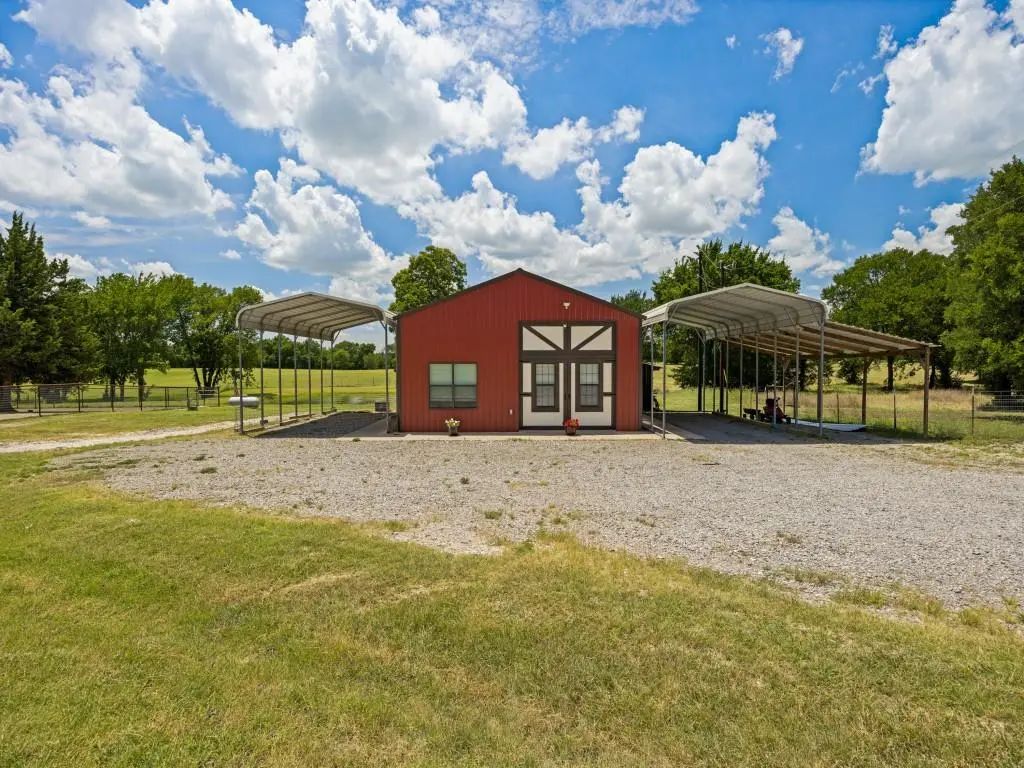 580 Homer Smith Road, Van Alstyne