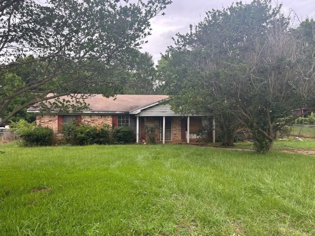 115 Shadycreek Drive, Palestine