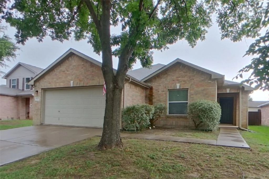 5423 Sabine Lane, Grand Prairie