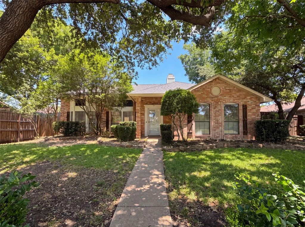 1613 Mullins Drive, Plano