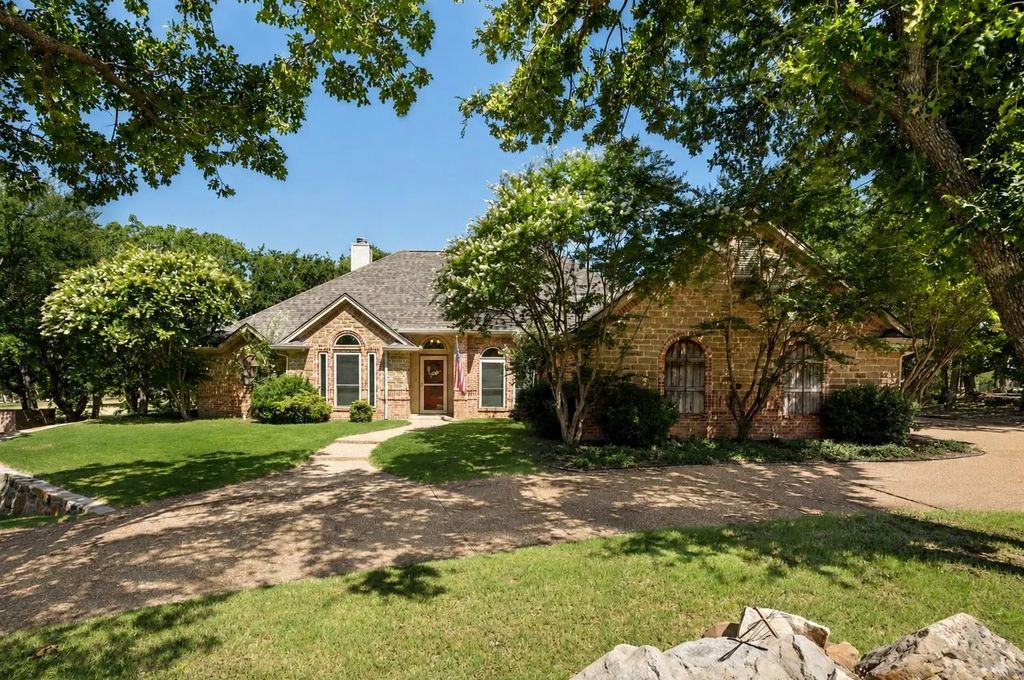 222 Hart Court, Runaway Bay