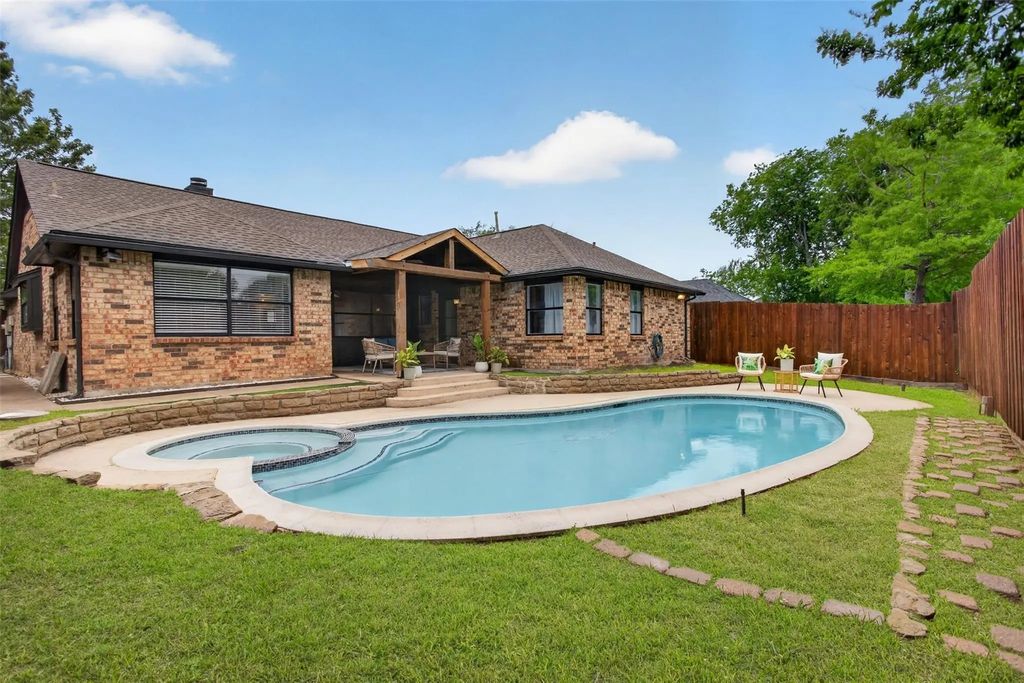 8206 Spinnaker Cove, Rowlett