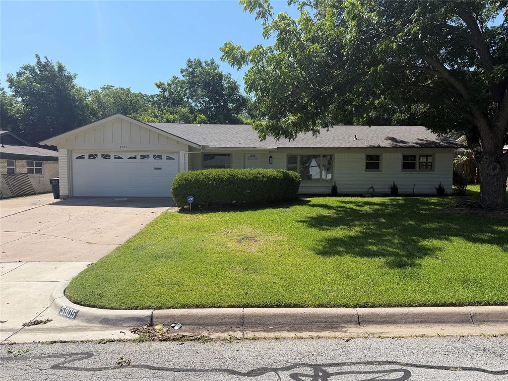 5905 Walraven Circle, Fort Worth