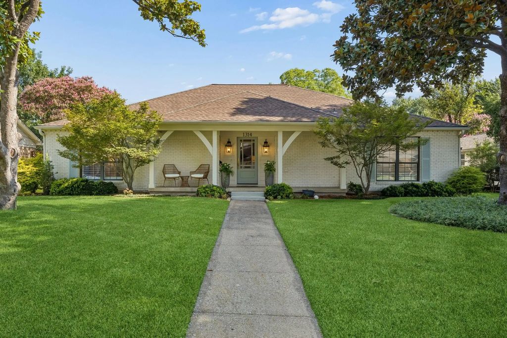 1314 Apache Drive, Richardson