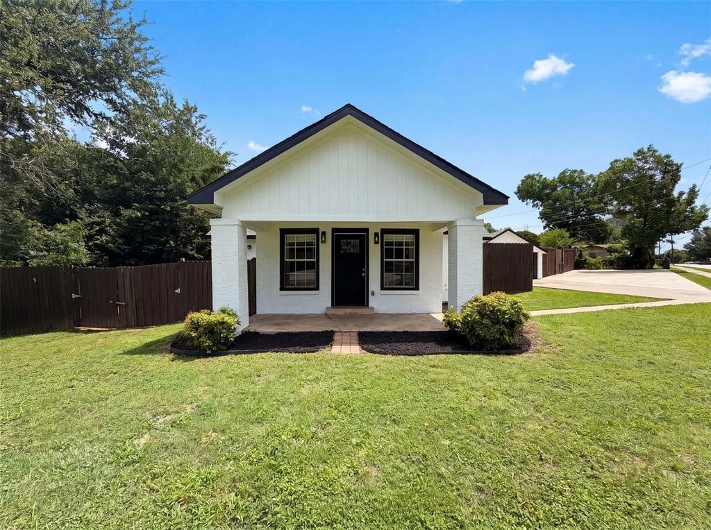 420 Bluebonnet Drive, Hurst