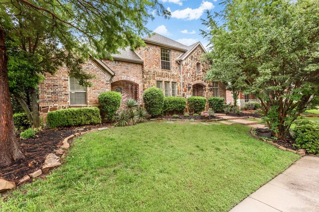 904 Crestmoor Drive, Allen