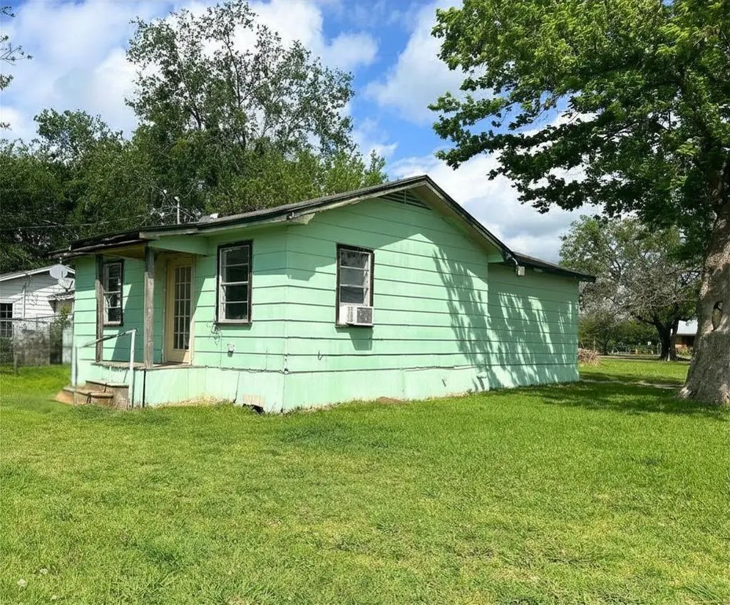 202 N 1st Street, Point