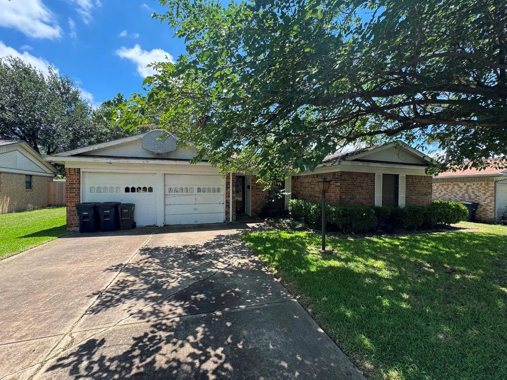 6637 Vega Drive, Fort Worth