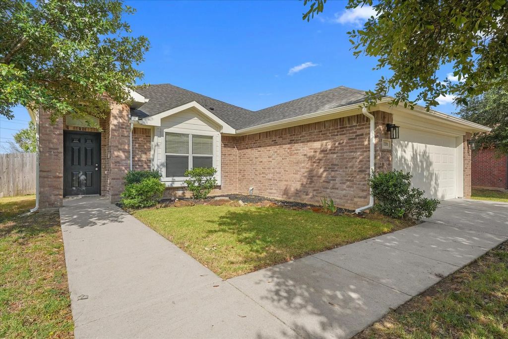1201 Telese Court, Denton
