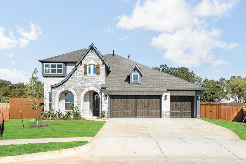 2312 Hawk Meadow Court, Mansfield