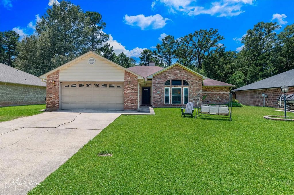217 Deerwood Lane, Haughton