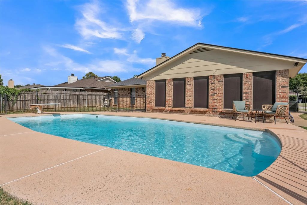 735 Danvers Lane, Mansfield