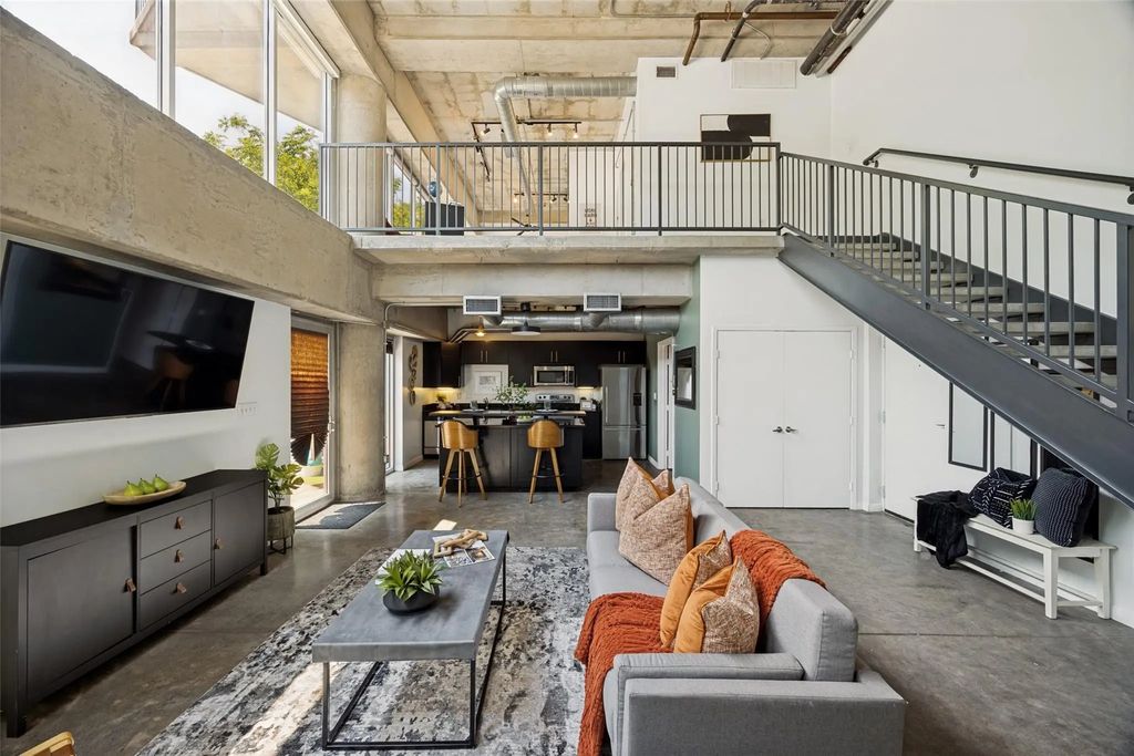 1001 Belleview Street 101, Dallas