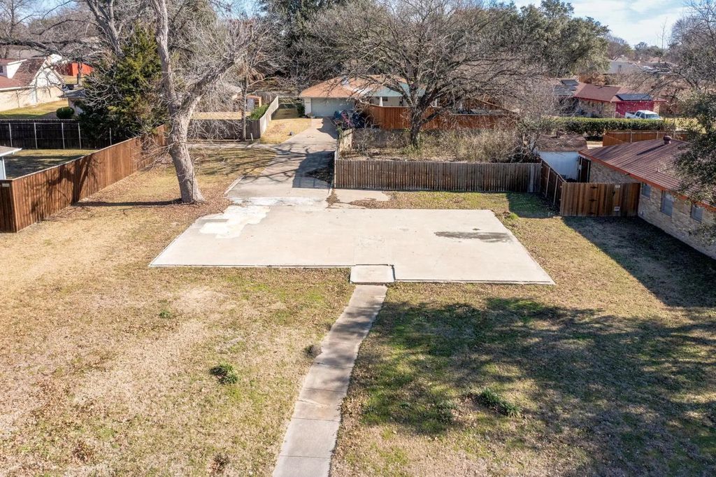 1022 Westlake Drive, DeSoto