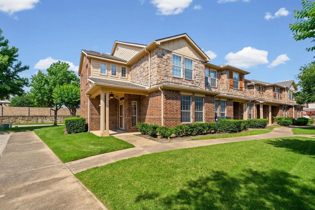 2204 Canterbury Park Drive, Grand Prairie