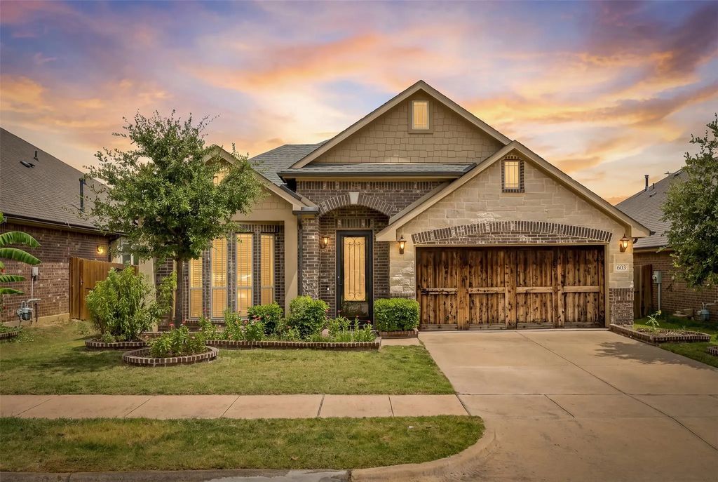 603 E Alexander Lane, Euless