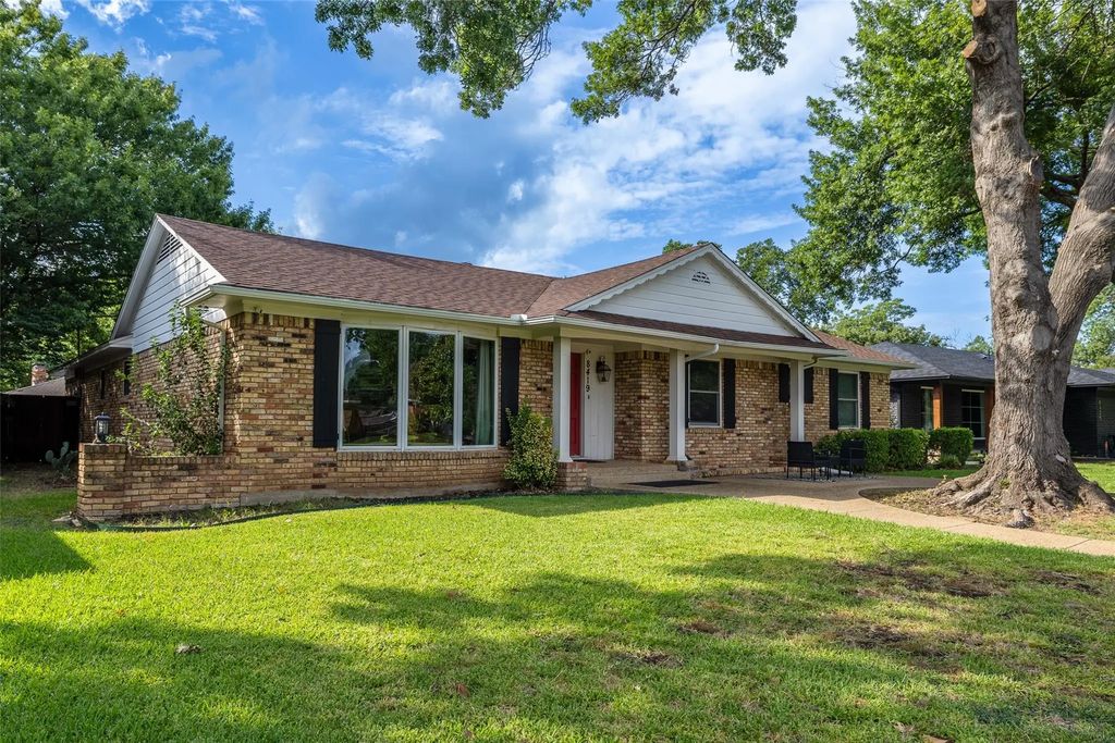 8419 Bocowood Drive, Dallas