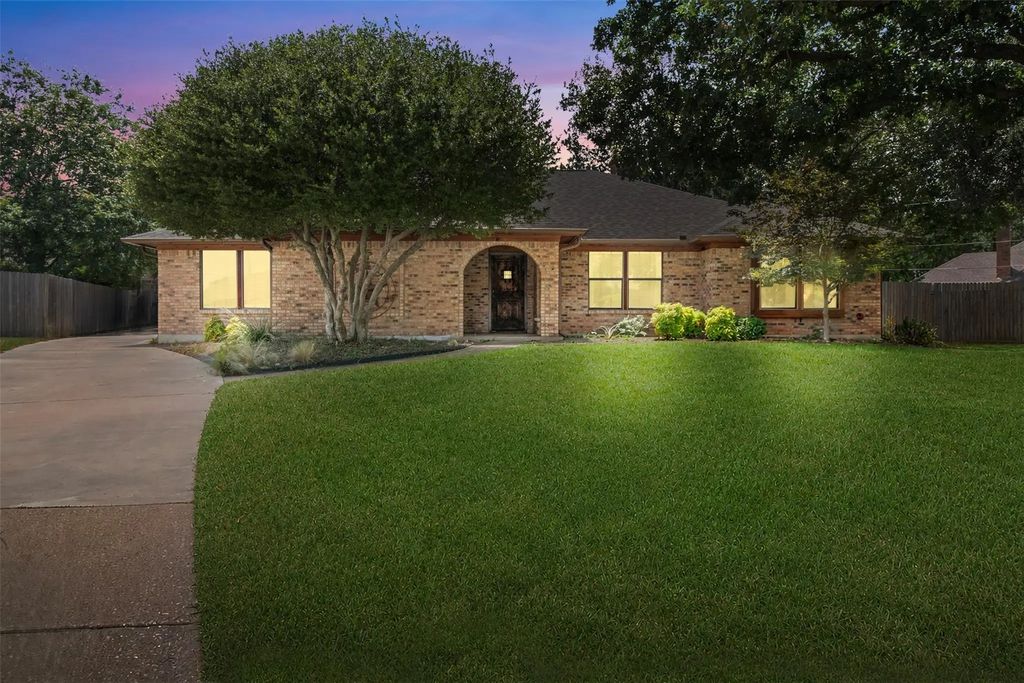 4812 Arabian Court, Arlington