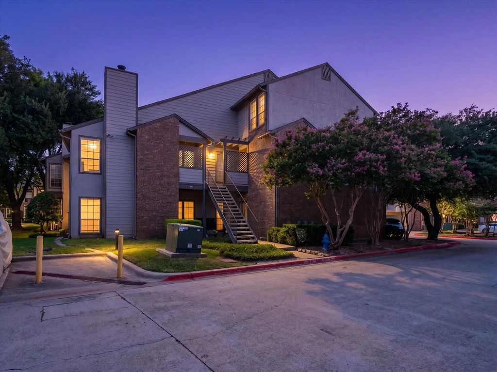 4067 Beltway Drive 140, Addison