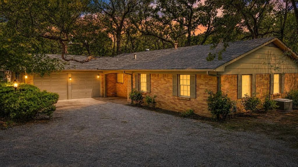 3505 Sunset Lane, Dalworthington Gardens