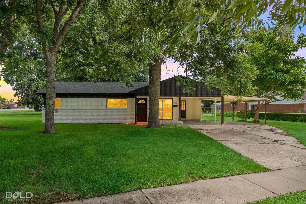 3308 Black Lake Circle, Bossier City