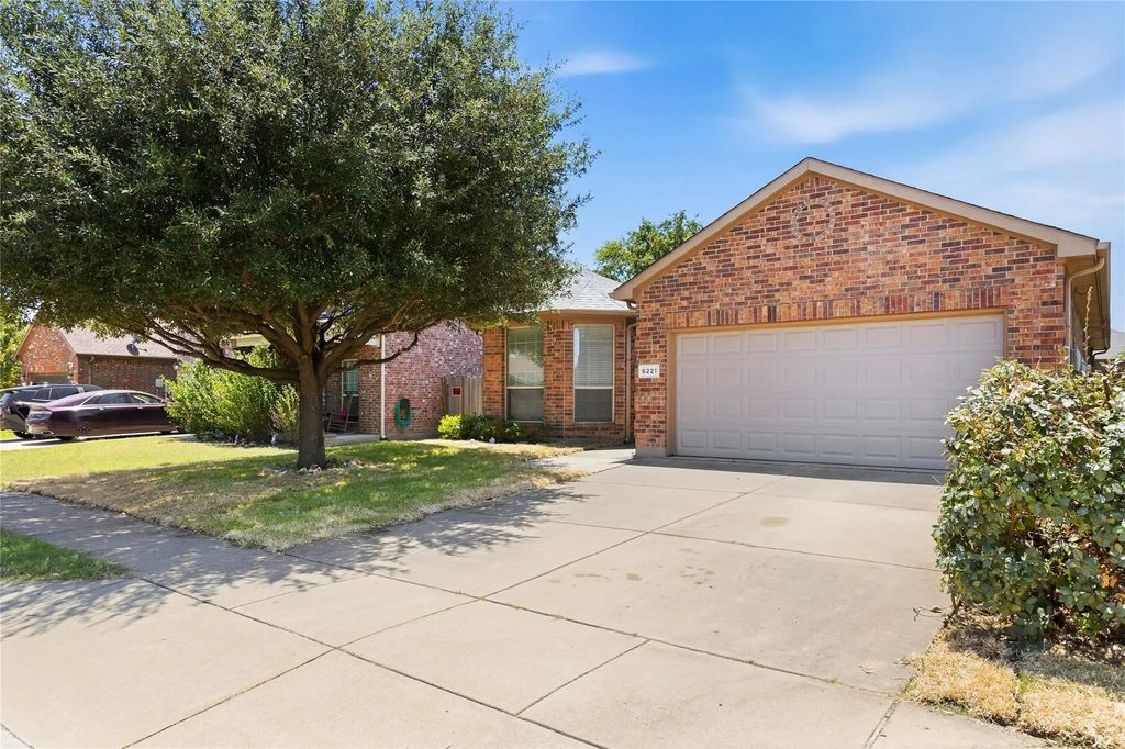 6221 Bush Buck Run, Fort Worth