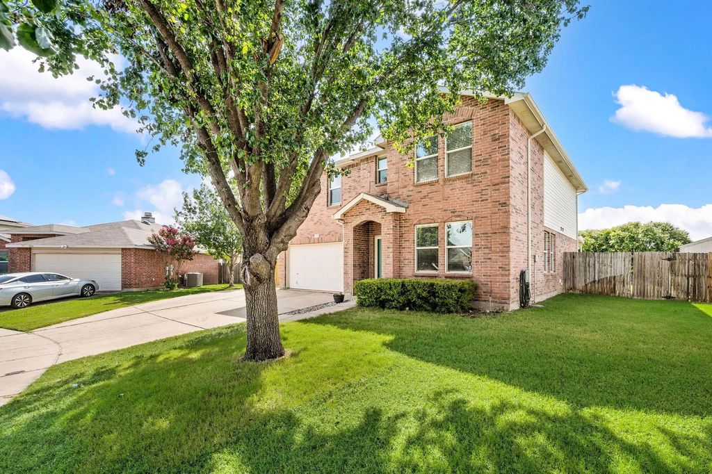5120 Blue Quartz Road, Fort Worth