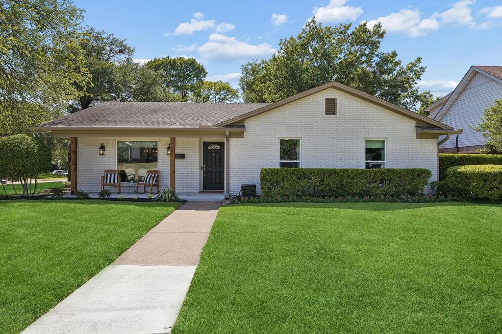 9647 Vinewood Drive, Dallas
