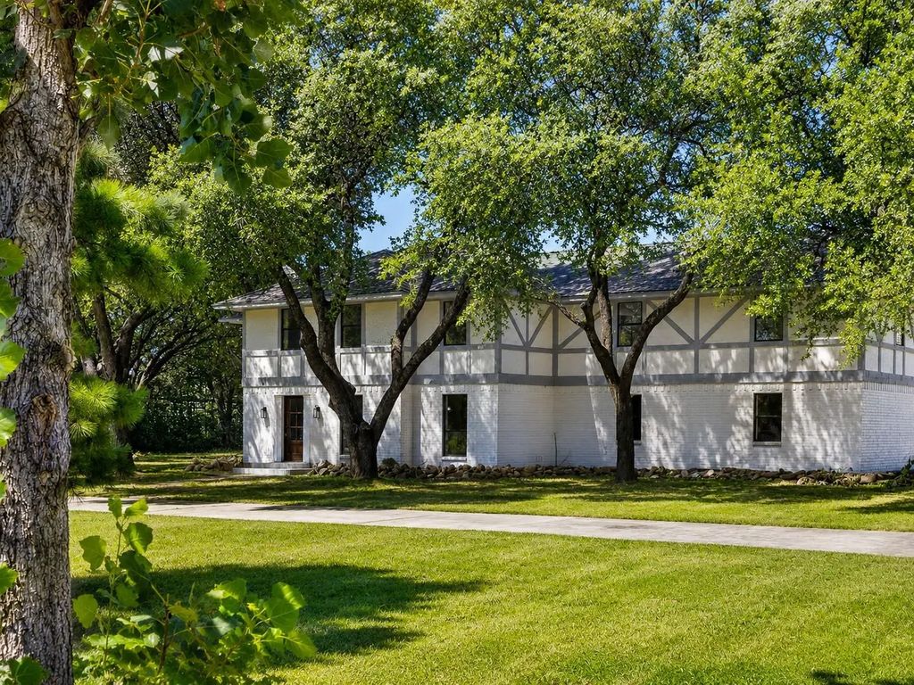 5049 Golden Circle, Denton