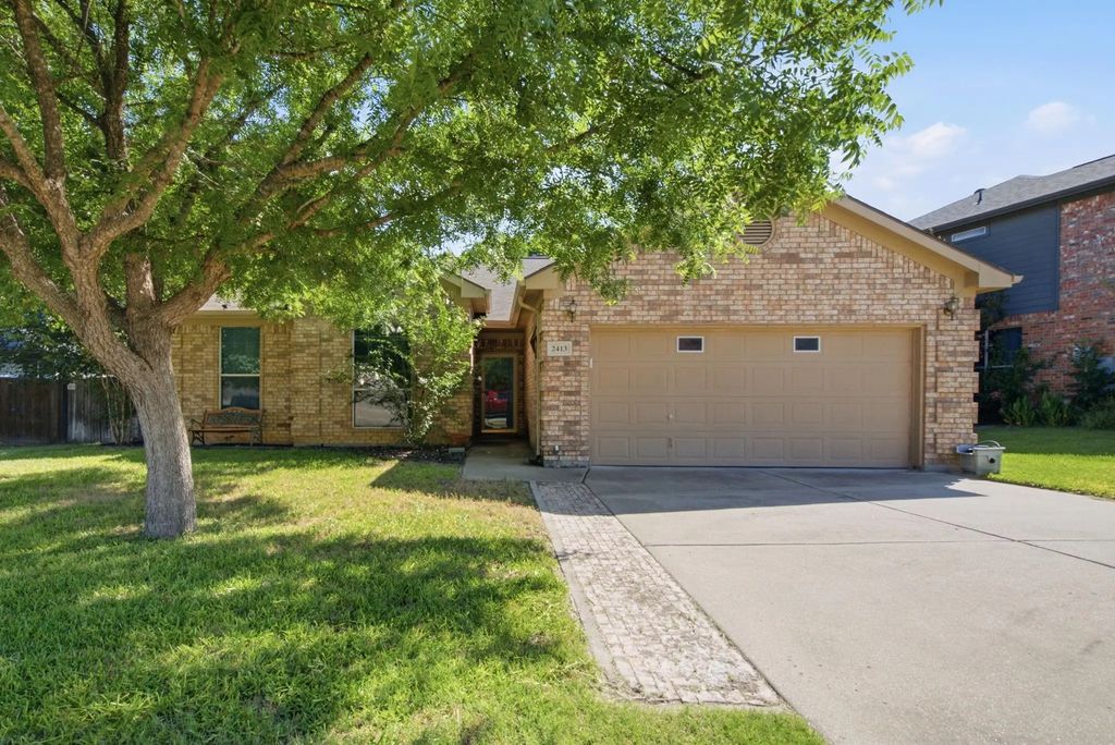 2413 Scotts Meadow Court, Weatherford