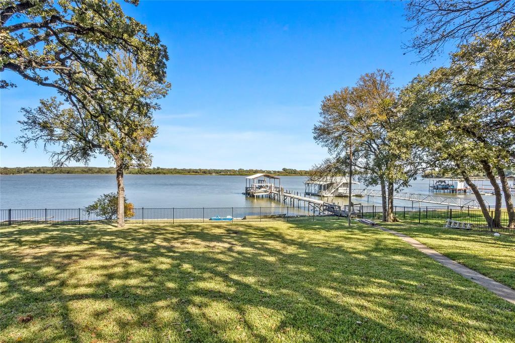 916 Kimbrough Road, Azle