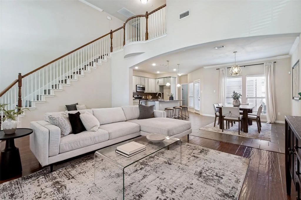 4916 Empire Way, Irving