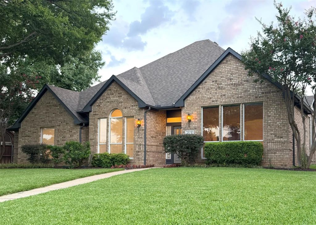 719 Parkway Boulevard, Coppell