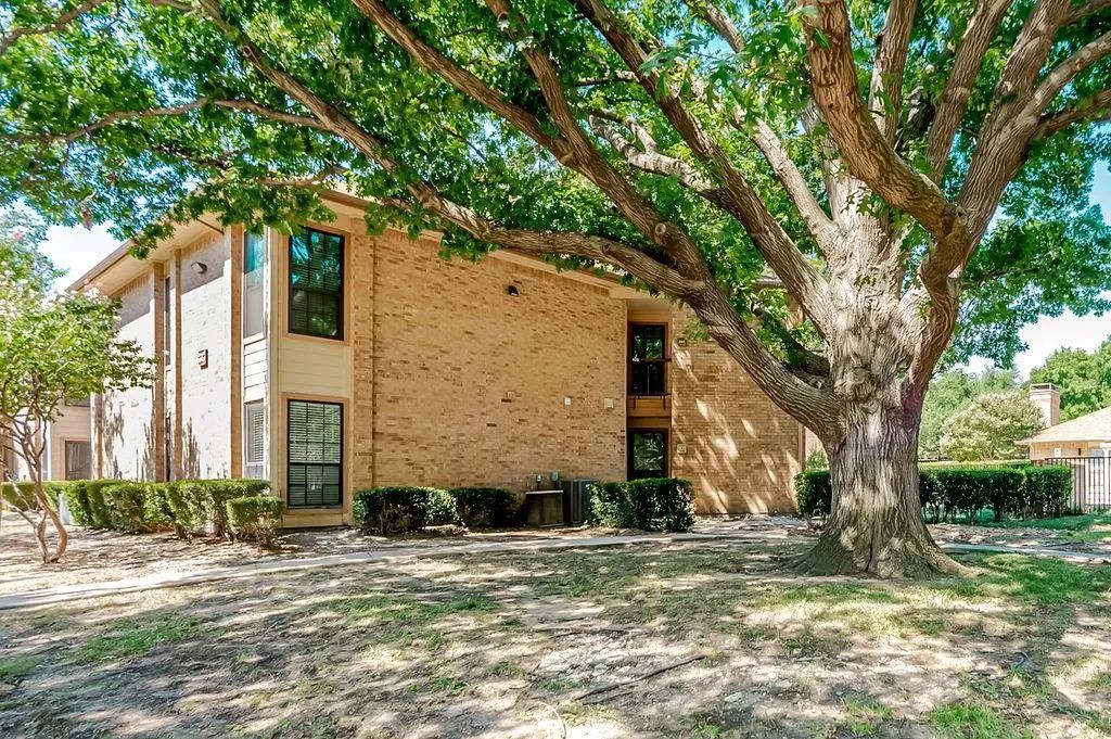 16301 Ledgemont Lane 101, Addison