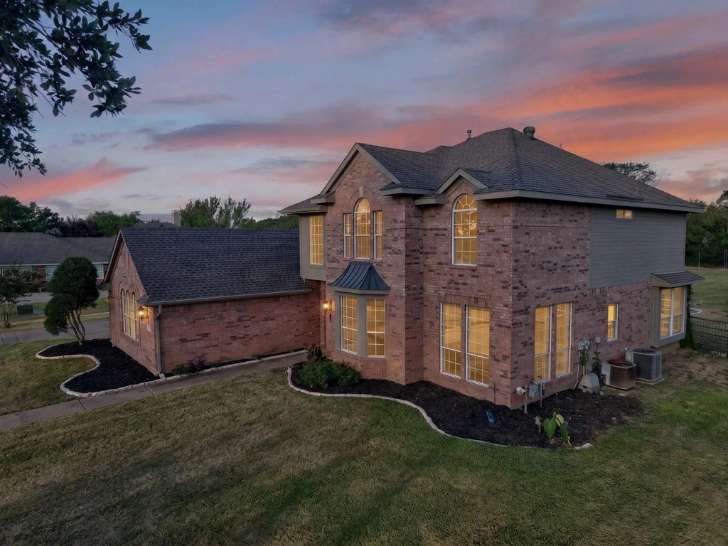 331 Lakeside Drive, Shady Shores