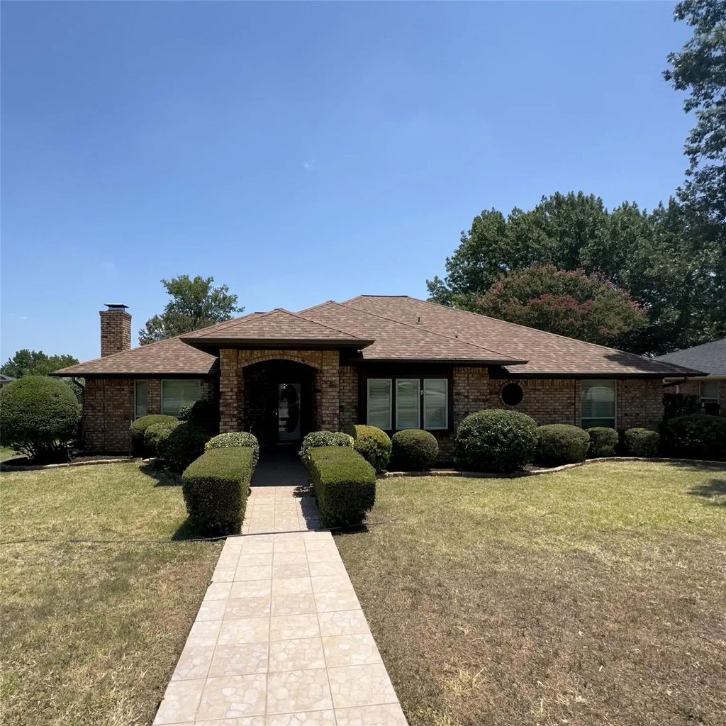 2800 Clearmeadow Street, Bedford