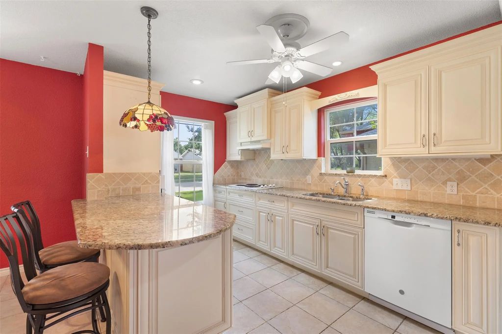 2825 Pinewood Drive, Garland