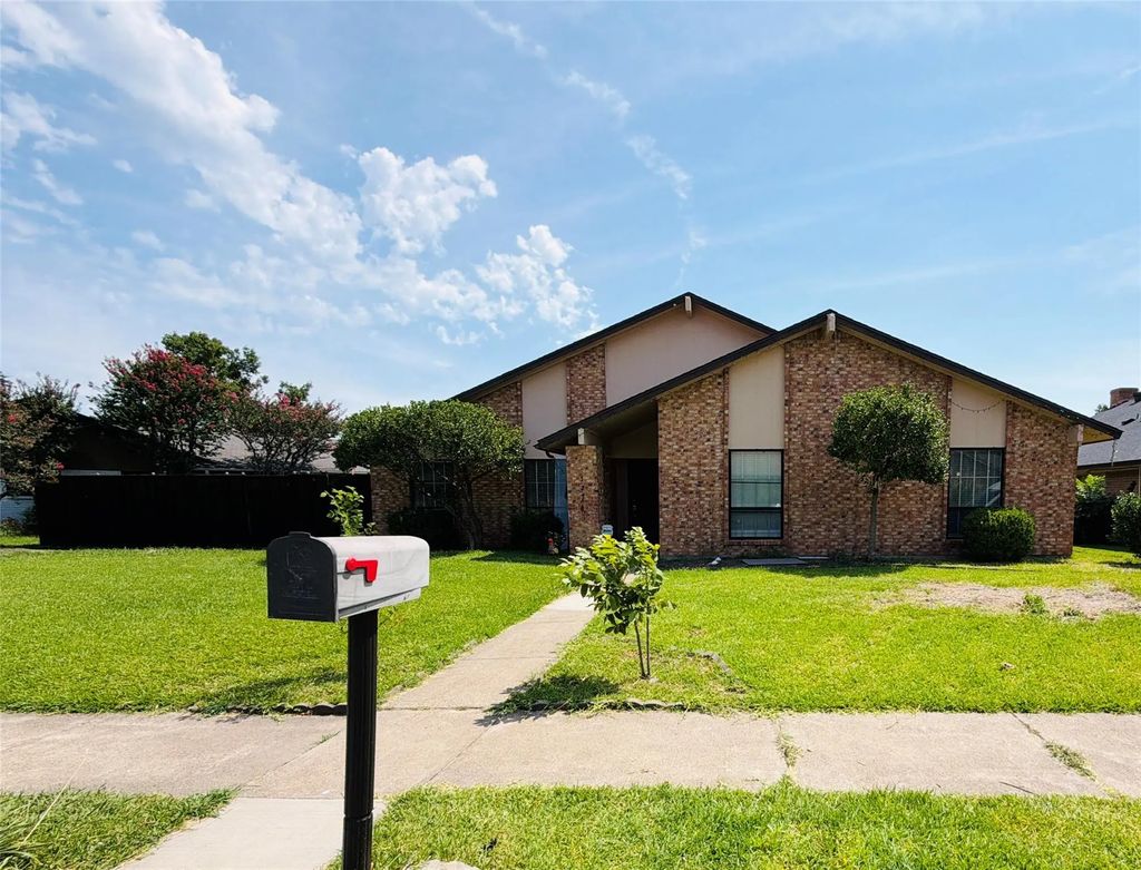 5218 Barcelona Drive, Garland