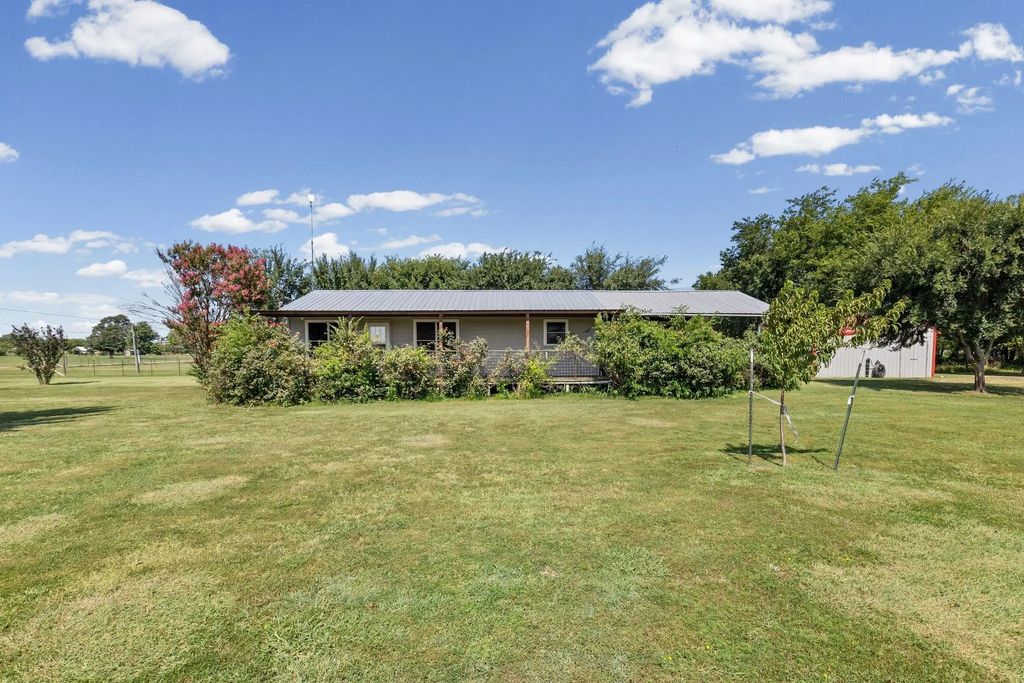 126 Private Road 5449, Point