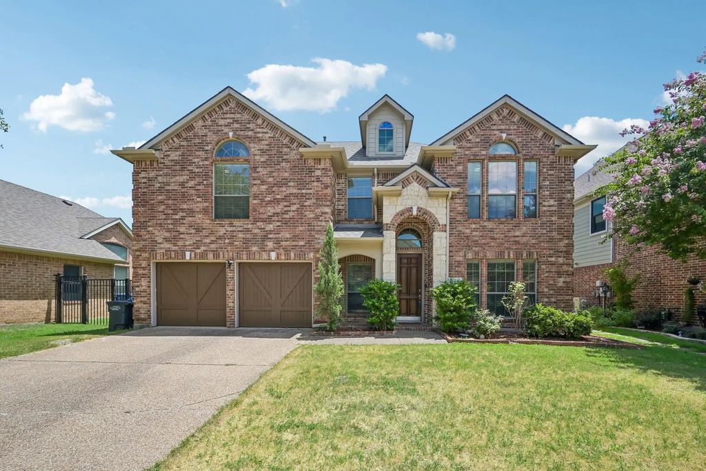 381 Fairlanding Avenue, Fairview