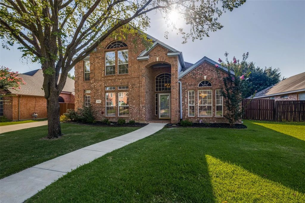 1908 Tophill Drive, Flower Mound