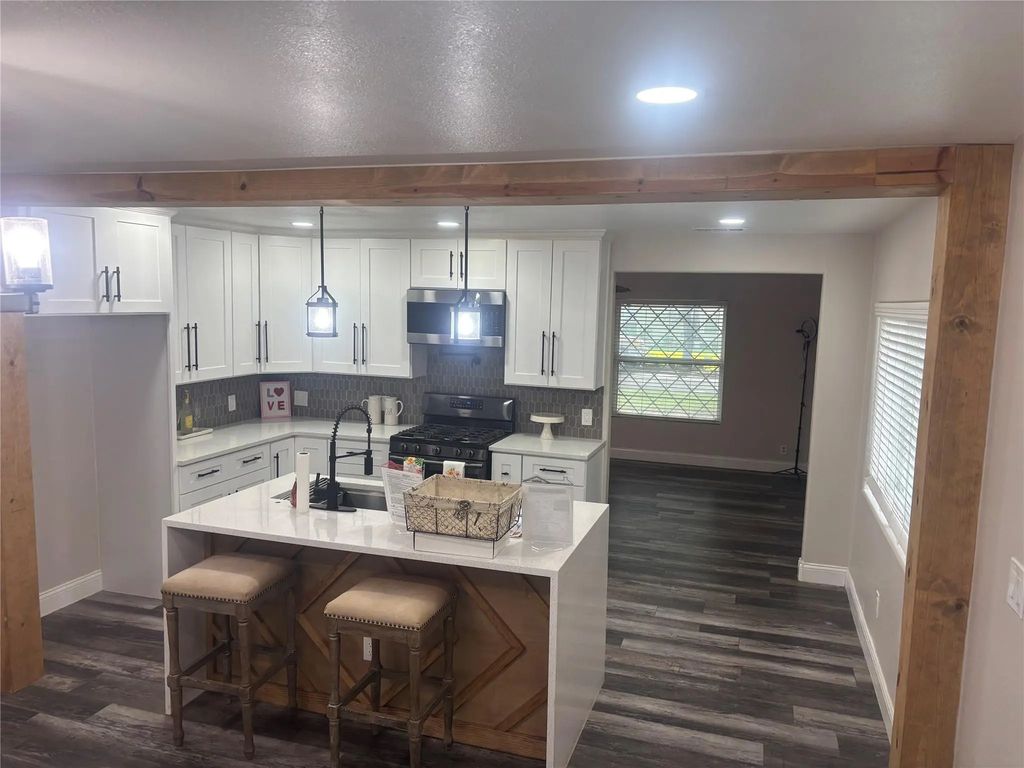 910 Ne 31st, Grand Prairie