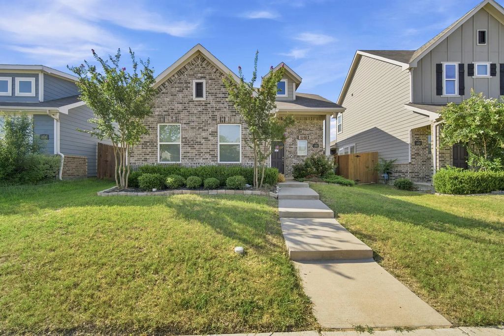 1994 Obsidian Trail, Forney