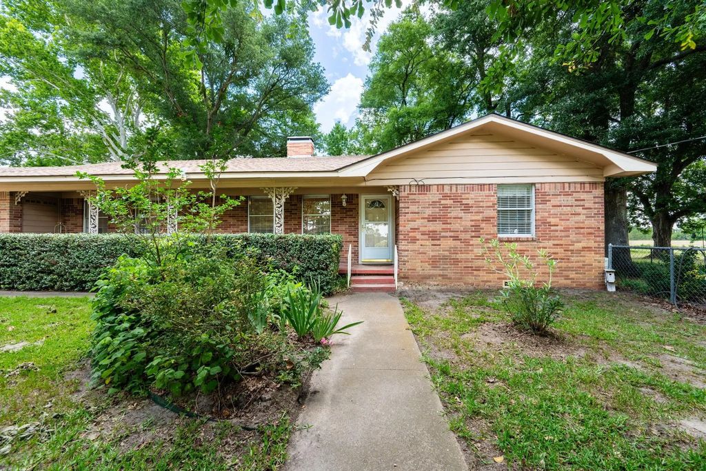2715 Fm 857, Grand Saline