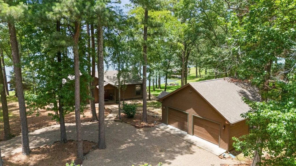 400 Windy Point Drive, Mount Vernon