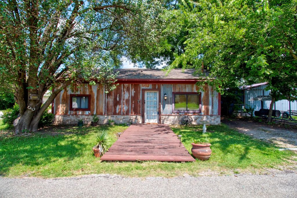 12 Old Shawnee Trail Drive, Gordonville