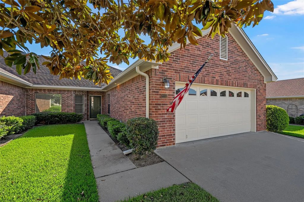 9033 Darby Lane, Waco