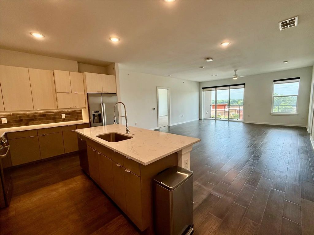 7450 Coronado Avenue 613, Dallas