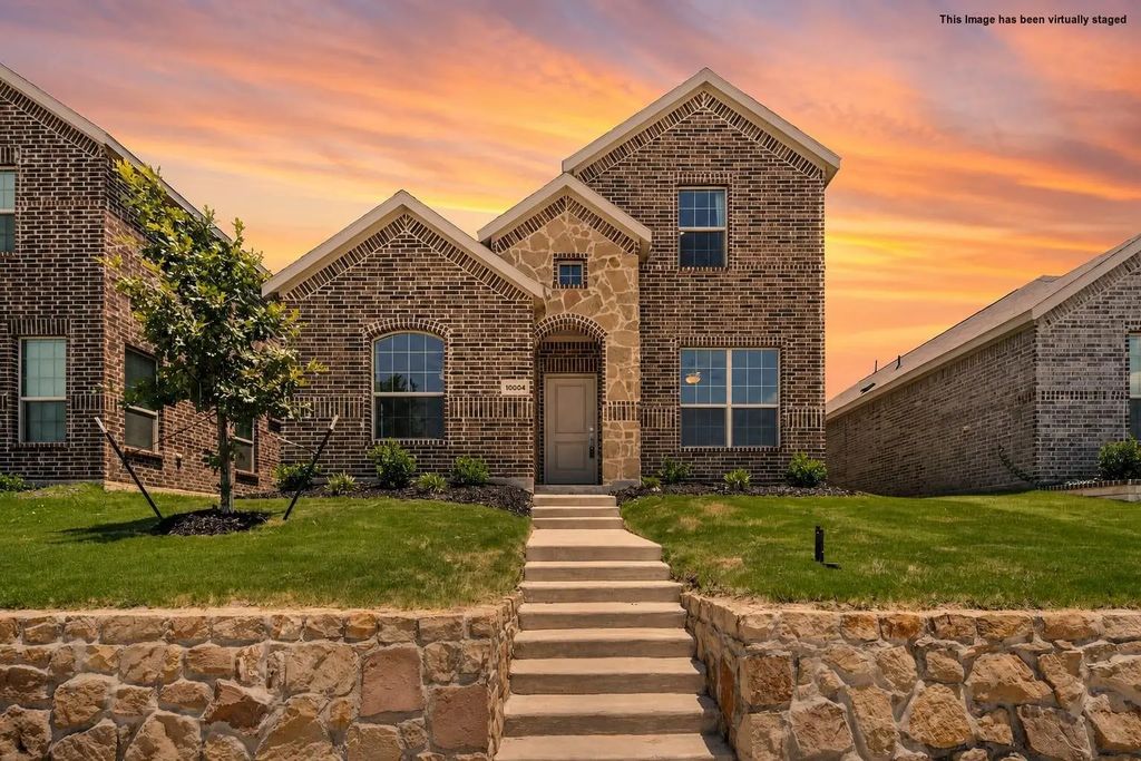 10004 Thornapple Road, Fort Worth